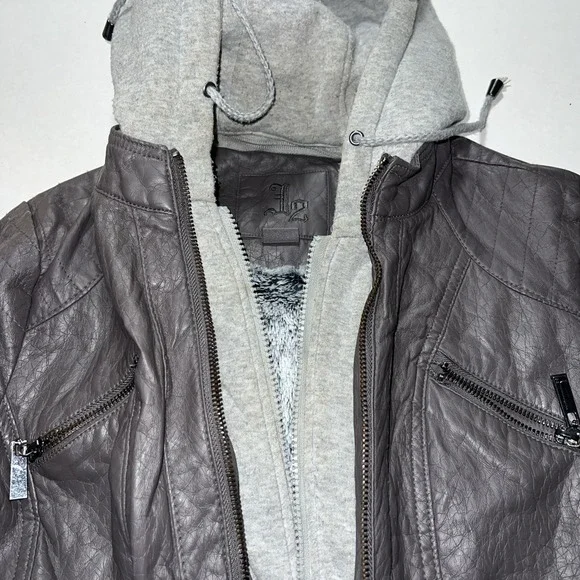 J2 by Jou Jou Faux Leather Women's Size Large Cropped Jacket - Picture 4 of 8